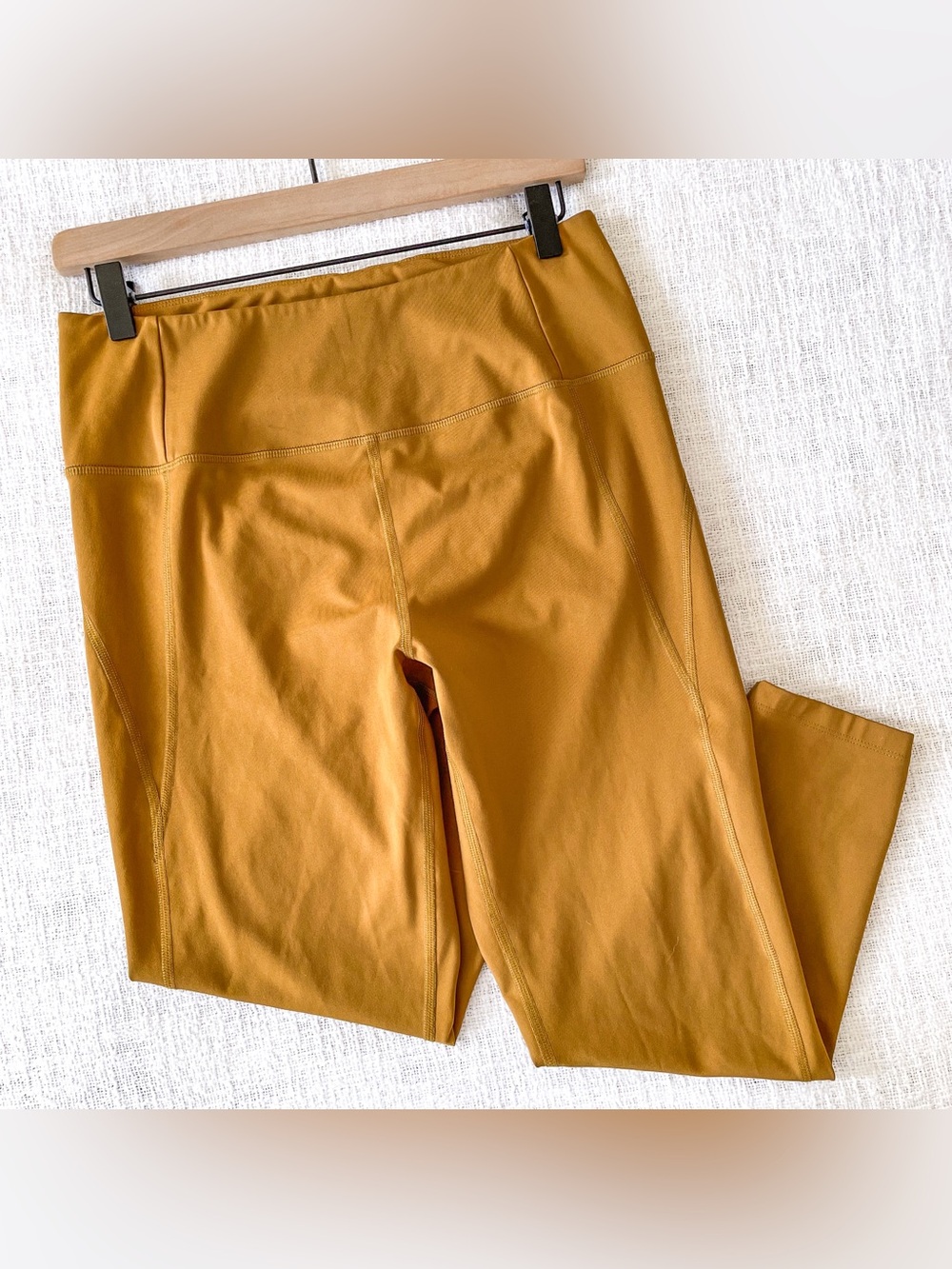 Girlfriend Collective leggings.